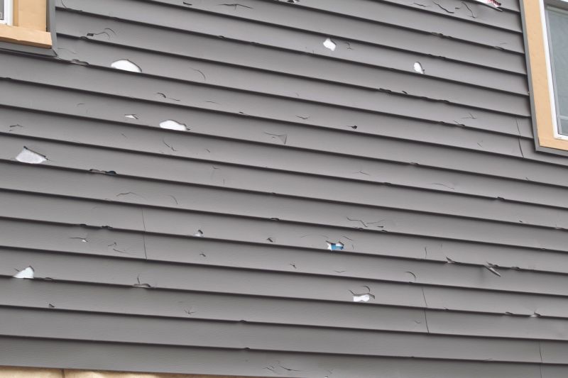 Sealing Cracks in Vinyl Siding